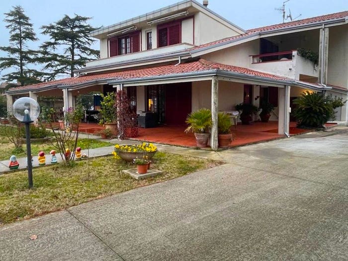 Casa con 6 locali in vendita in Case Cattani, Coriano