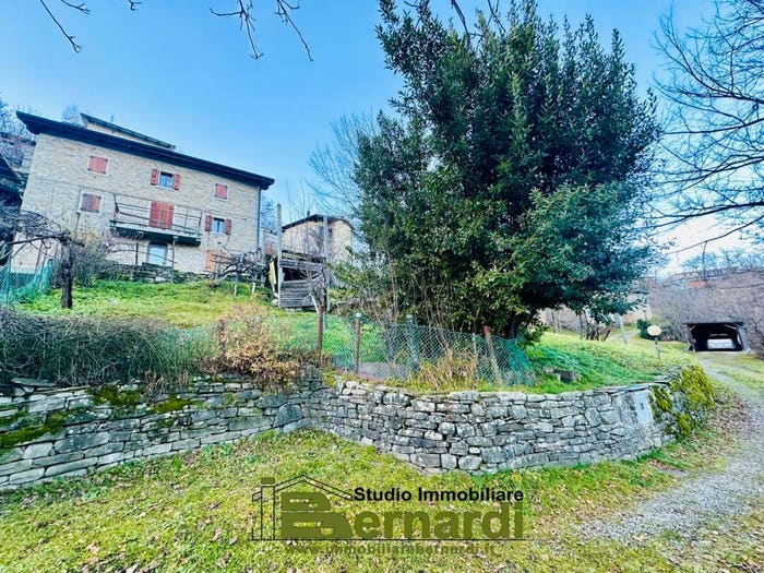 Casa con 5 locali in vendita in Via Vitrici, Centro, Fanano