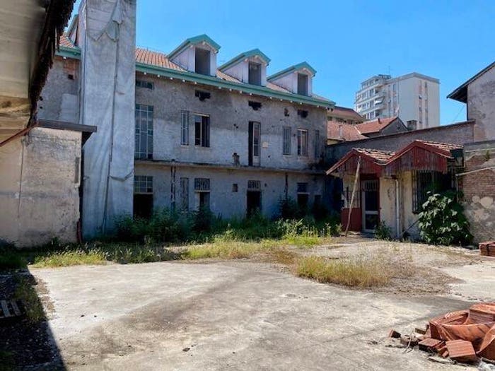 Casa con 6 locali in vendita in Viale Milano, Centro, Gallarate