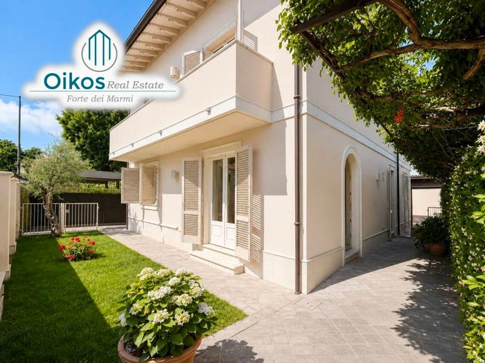 Casa con 6 locali in vendita in Via Alessandro Volta, Vittoria Apuana, Forte dei Marmi