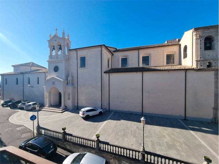 Appartamento con 6 locali in vendita in Via Garibaldi, Centro, Borgia