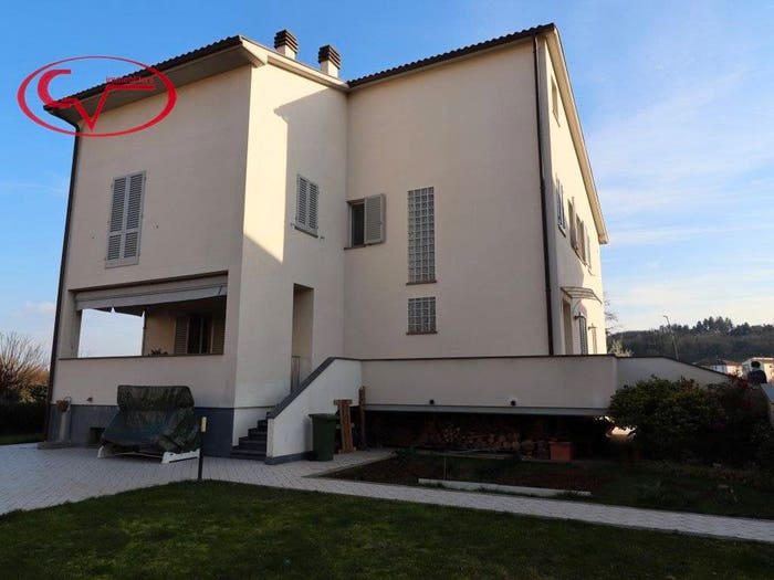 Casa con 6 locali in vendita in Via Amerigo Vespucci, Città, Montevarchi