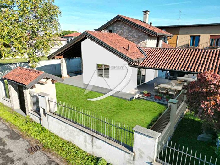 Casa con 5 locali in vendita in Via Lambro, Ravello Villastanza Villapia, Parabiago