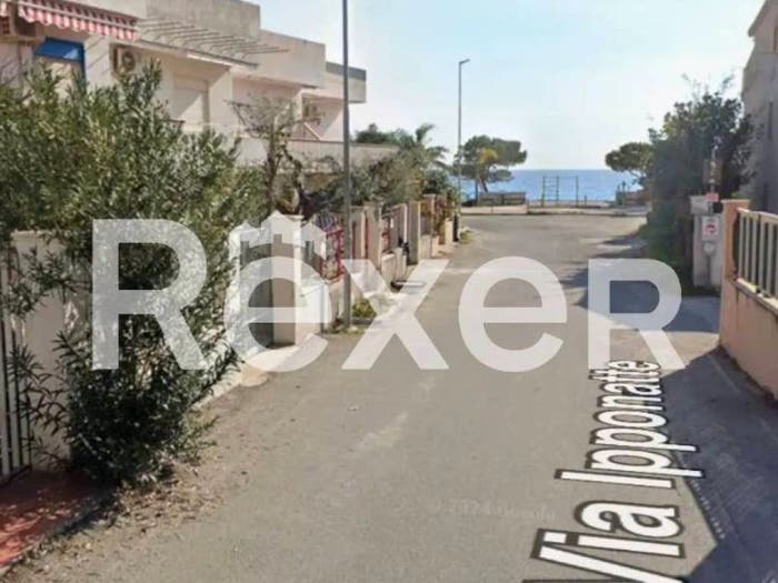 Casa trilocale in vendita in Via Trinità, Marina Di San Lorenzo, San Lorenzo