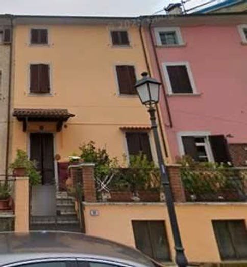 Appartamento con 6 locali in vendita in via Margini, Centro, Seravezza