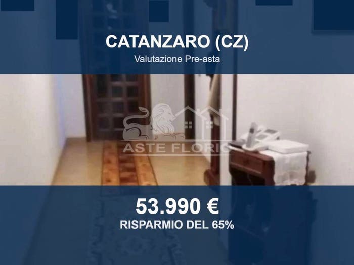 Appartamento con 6 locali in vendita in Via Conti Falluc, Sala Santa Maria, Catanzaro