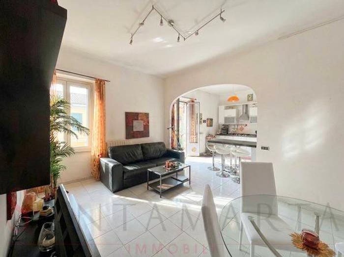 Appartamento trilocale in vendita in Via Carlo Goldoni, Indipendenza, Milano