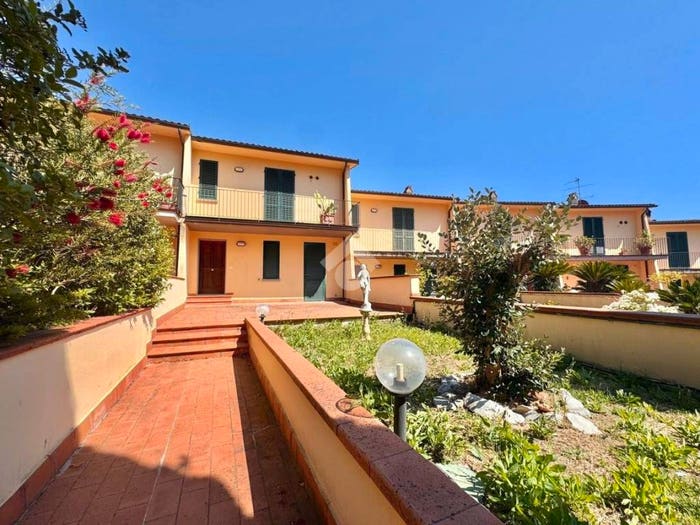 Casa con 6 locali in vendita in Via del Ceppo, Centro, Carmignano