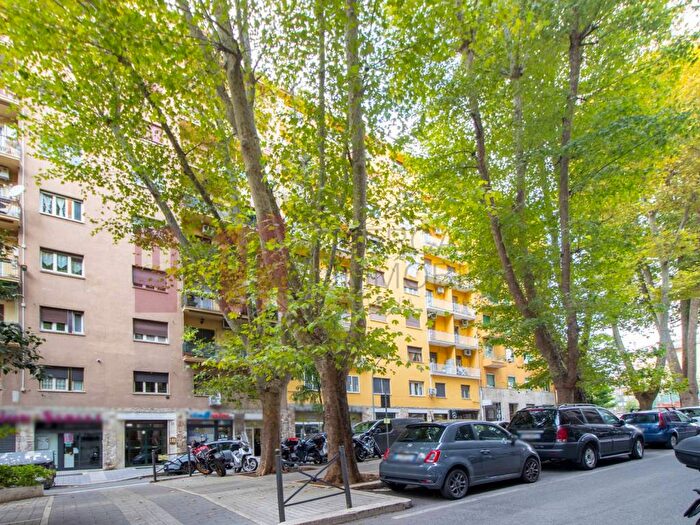 Appartamento quadrilocale in vendita in Viale Amelia, Furio Camillo, Roma