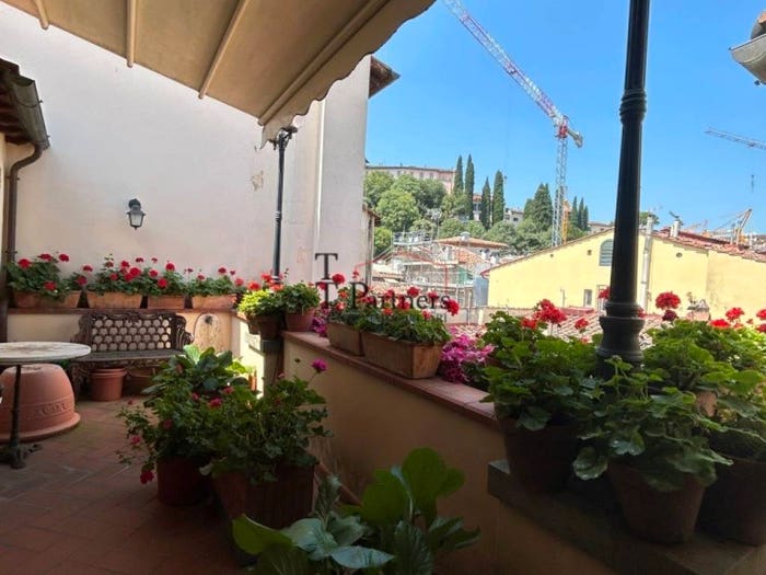 Casa con 6 locali in vendita in Via dei Renai, San Niccolò, Firenze