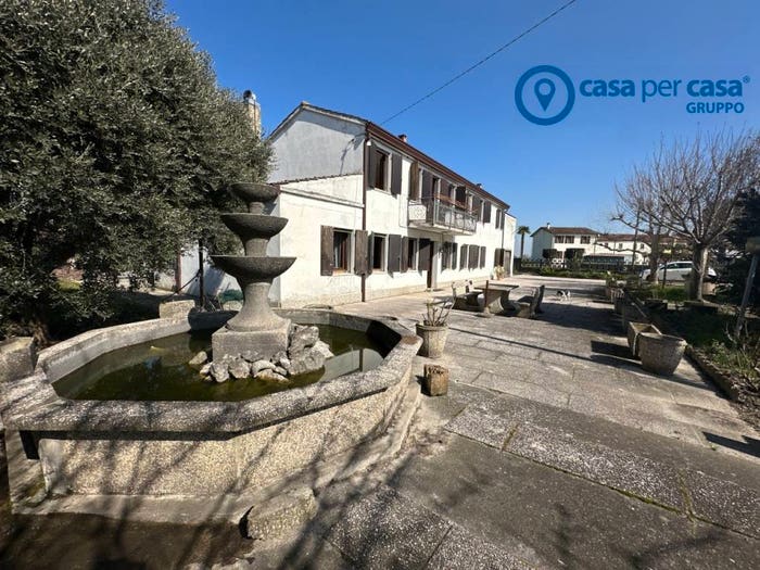 Casa con 6 locali in vendita in Villadose Via A Rizzo, Centro, Villadose