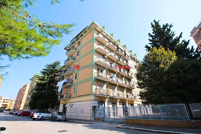 Appartamento trilocale in vendita in Via De Viti De Marco, Foggia