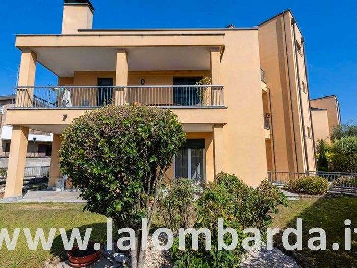 Appartamento quadrilocale in vendita in via Val Camonica, Centro, Lainate