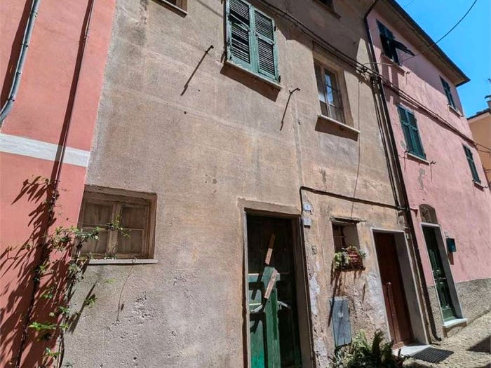 Casa con 6 locali in vendita in Monte Marcello, Ameglia