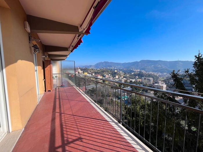 Appartamento trilocale in vendita in Via Militare di Borzoli, Borzoli, Genova