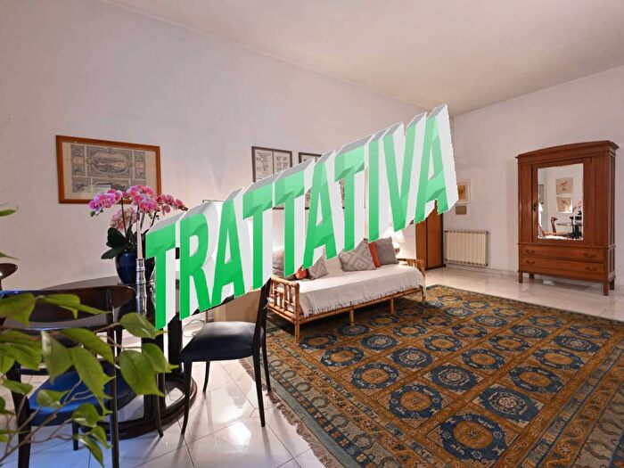 Appartamento trilocale in vendita in Via dei Pastini, Pantheon, Roma