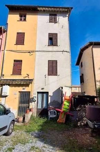 Casa trilocale in vendita in Via dei Cavalletti P, Sant'Anna, Lucca