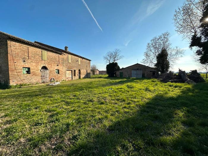 Casa con 6 locali in vendita in Via Ravegnana, Roncalceci Longana, Ravenna