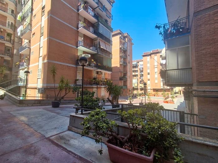 Appartamento quadrilocale in vendita in Via Campegna, Fuorigrotta, Napoli