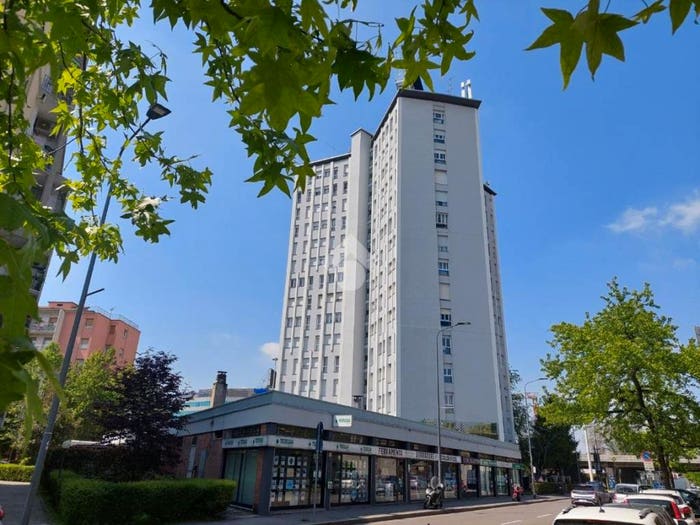 Appartamento quadrilocale in vendita in Via Gallarate, Certosa, Milano