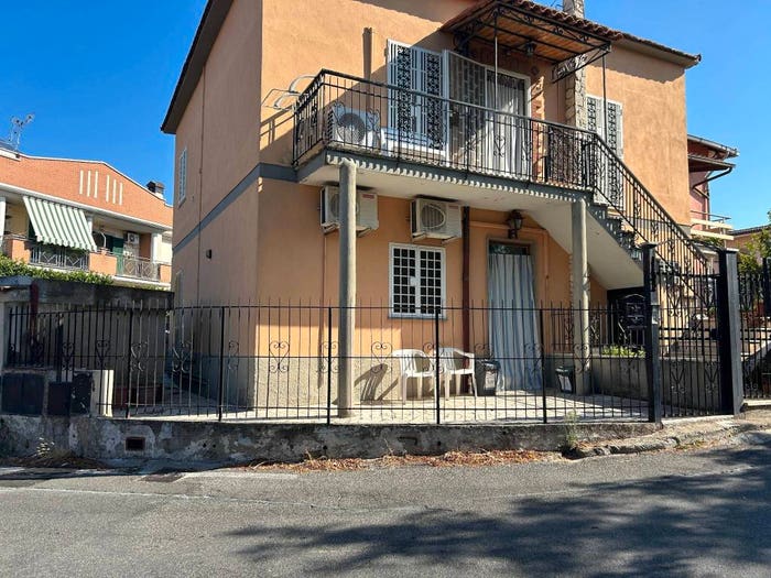 Appartamento quadrilocale in vendita in Via Valle dei Corsi, Tor Lupara, Fonte Nuova