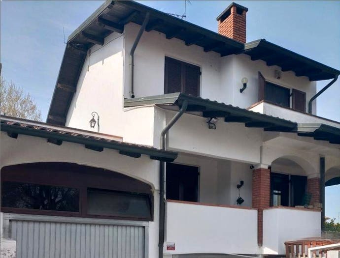 Casa quadrilocale in vendita in Frazione San Vito Alla Via Giuseppe Verdi, San Vito, Gaggiano