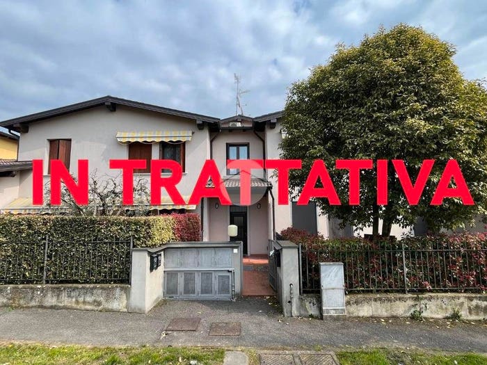 Appartamento trilocale in vendita in Via Selva, Cazzago San Martino Calino, Cazzago San Martino