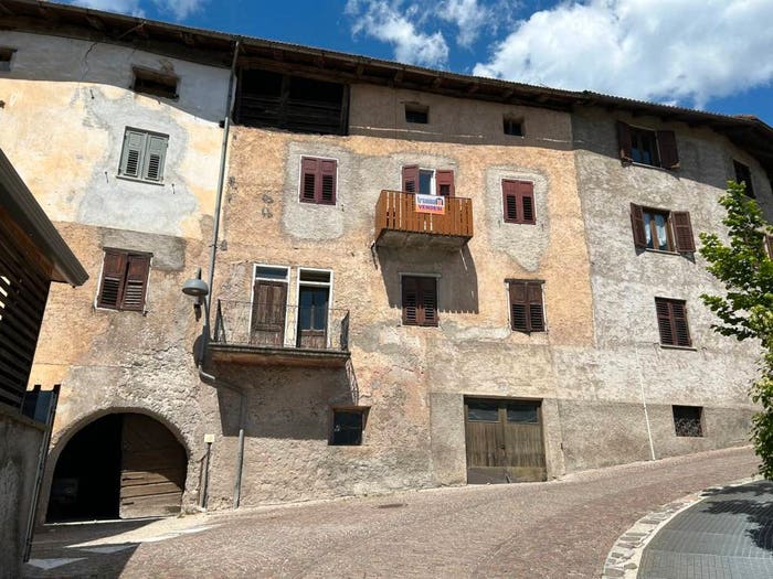 Appartamento trilocale in vendita in Via Castel Fava, Novella
