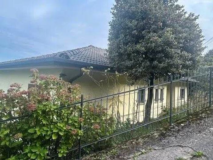 Casa con 6 locali in vendita in Via Rovo, Centro, CadeglianoViconago
