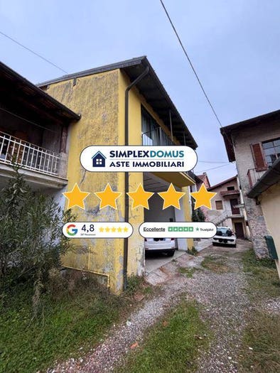 Appartamento con 5 locali in vendita in Via Monte Pasubio, Sangiano