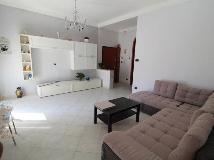 Appartamento con 5 locali in vendita in Via Val d'Aosta, Grottaglie