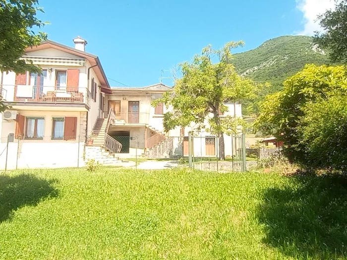 Casa con 5 locali in vendita in Via Aldo Moro, Rubiana, Caprino Veronese