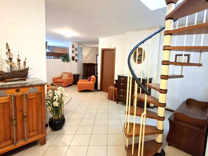 Appartamento con 5 locali in vendita in Corso Giuseppe Garibaldi, Orte Scalo, Orte