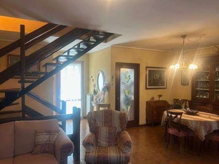 Casa con 6 locali in vendita in BELLINI, Centro, Campogalliano