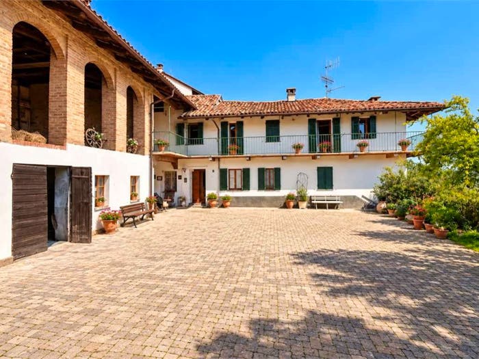 Casa con 6 locali in vendita in via Plana, Centro, Guarene