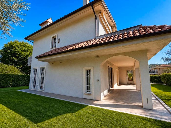 Casa con 6 locali in vendita in Via Enrico Fermi, Centro, Grottammare