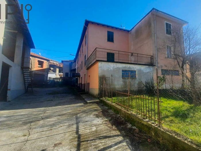 Casa con 6 locali in vendita in via sottotorre, Bormida Genepro, Cengio