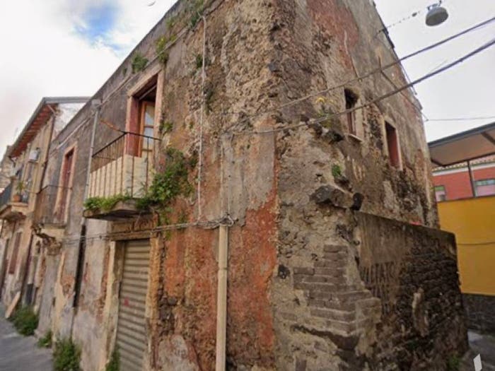 Casa quadrilocale in vendita in Via Santa Maria della Salette, Via delle Calcare, Catania