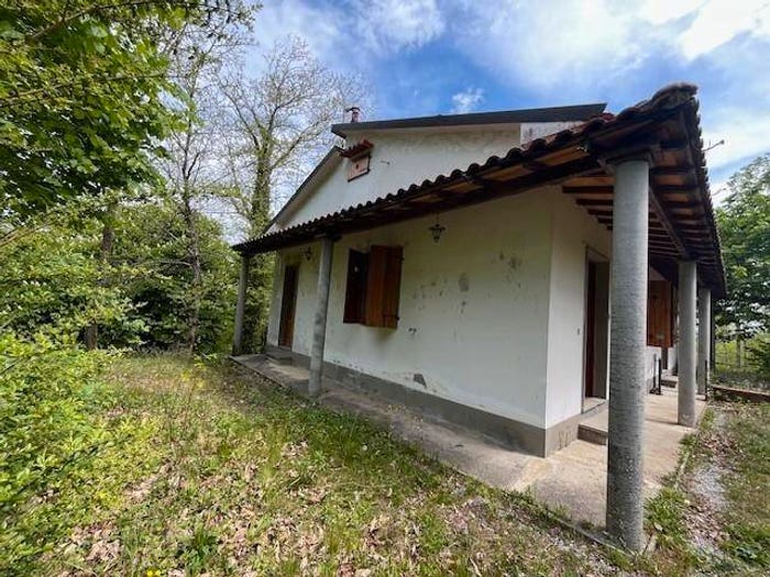 Casa con 6 locali in vendita in Panicagliora, Marliana
