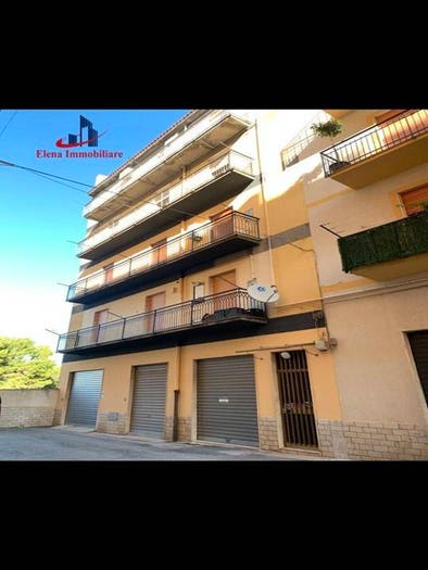Appartamento con 5 locali in vendita in Corso dei Mille, Semicentro, Alcamo