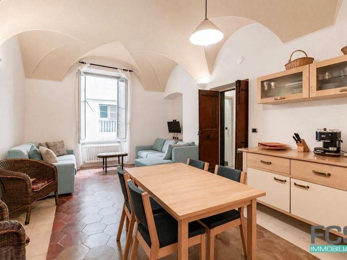 Appartamento trilocale in vendita in Via San Rocco, Centro, Finale Ligure