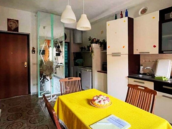 Appartamento trilocale in vendita in Via Francesco Pirrino, Cetraro Marina, Cetraro
