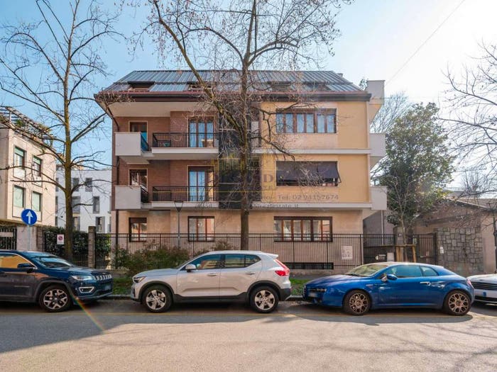 Appartamento con 6 locali in vendita in via Veniero, Monte Rosa Lotto, Milano