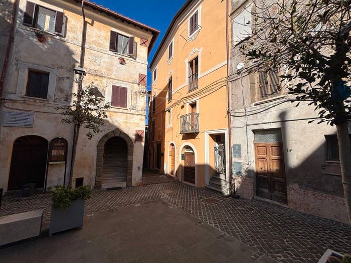Casa trilocale in vendita in Via Regina Margherita, Casape