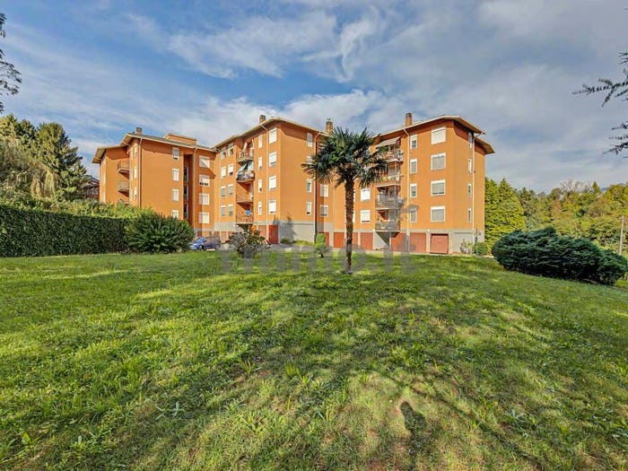 Appartamento con 5 locali in vendita in Via Cervinia, Centro, Luino