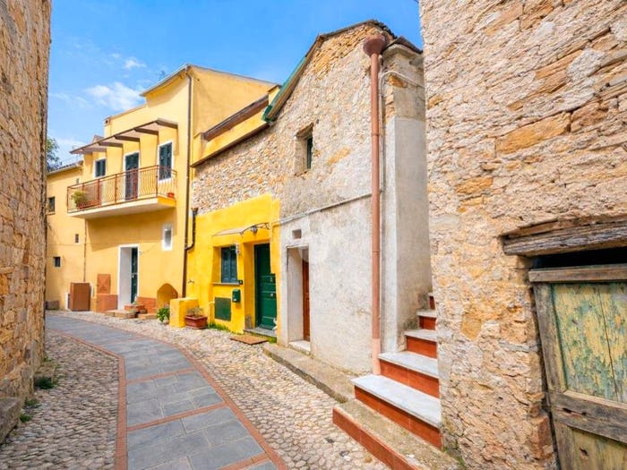Casa trilocale in vendita in Via casanova, Lingueglietta, Cipressa