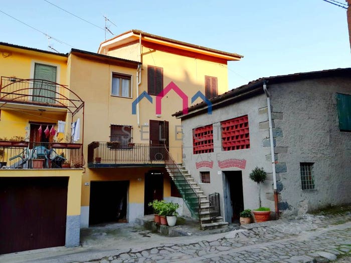 Casa con 6 locali in vendita in Anchiano, Borgo a Mozzano