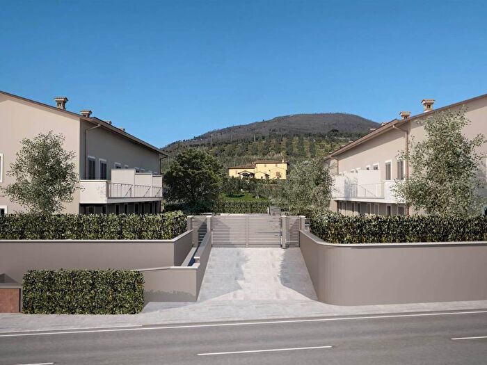 Casa con 5 locali in vendita in Centro, Montale
