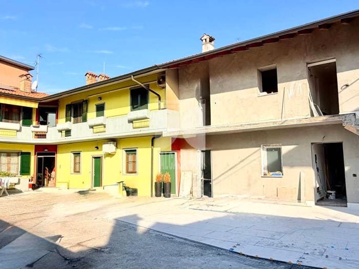 Appartamento trilocale in vendita in Brignano Gera d'Adda
