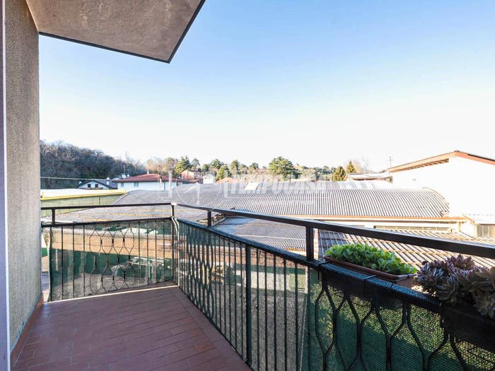 Appartamento trilocale in vendita in Via General Cantore, Centro, Inverigo